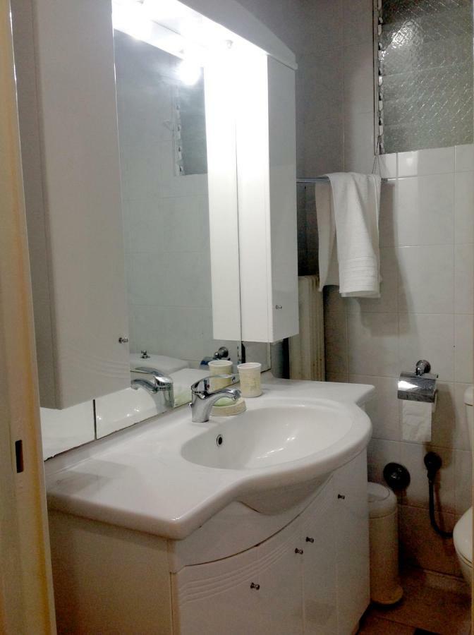 Villa Fofo - Beautiful Sea Front Villa With 650M2 Garden Nea Kallikrateia Bagian luar foto